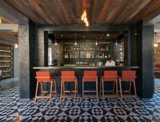 国外大型酒吧室内地砖装修设计
