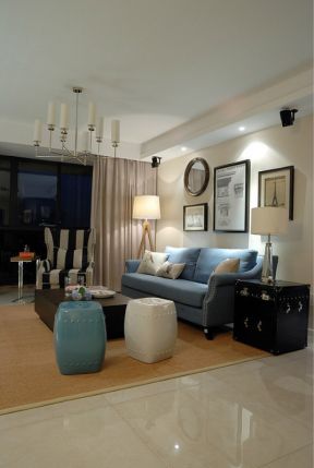 现代简约风格93平米二居客厅沙发墙布置效果图片