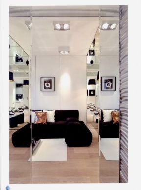 现代风格100平米三居客厅沙发墙搭配设计图片