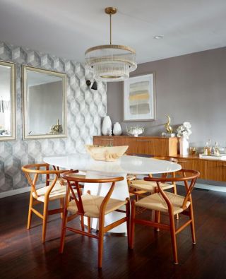 小户型家庭饭厅水晶灯吊顶设计效果图片