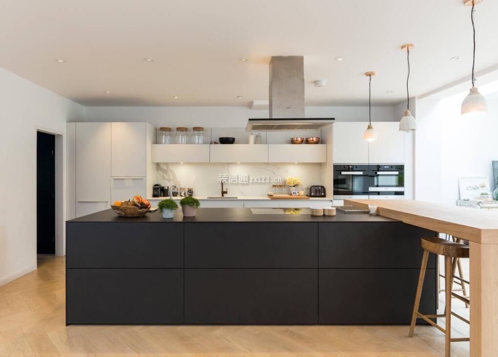 敞开式厨房黑白风格装修实景图