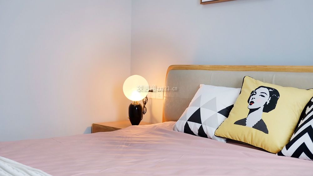 北欧风格87平三居卧室床头灯设计图片