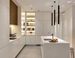敞开式白色厨房装修实景图片一览