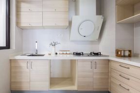 北欧日式风格126平三居厨房实木橱柜设计图片