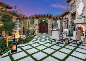美式别墅花园 小格子地砖装修效果图片 