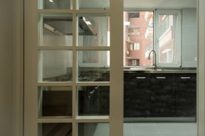 简约现代风格74平两居厨房橱柜装修实景图