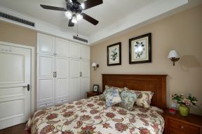 简美式风格卧室实木床搭配设计图片