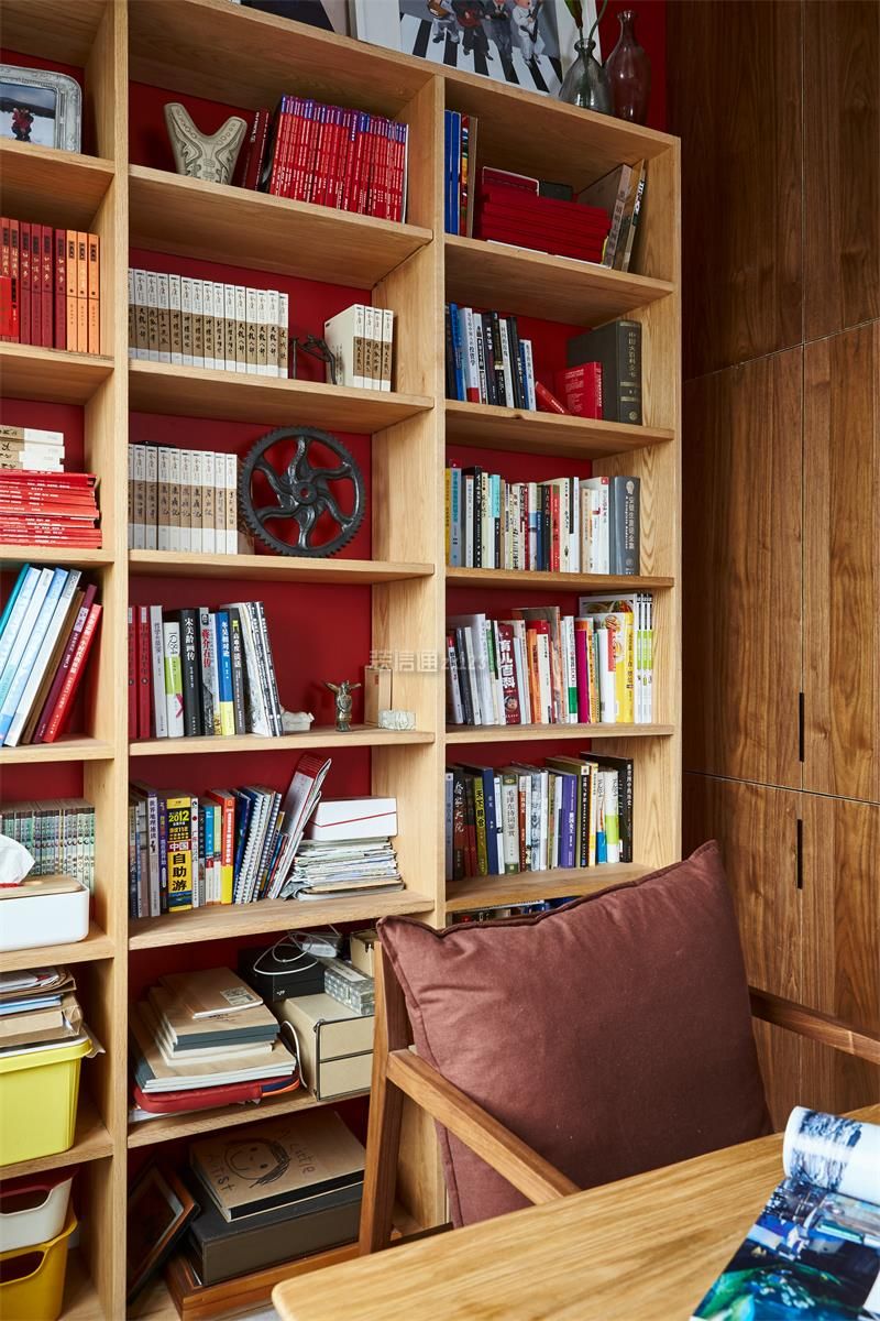 北欧风格180平米复式楼书房实木书柜装修图片