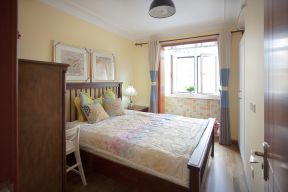 50平米小两居卧室简约实木床装修图片