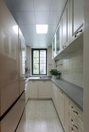 长方形厨房装修效果图 长方形厨房橱柜效果图