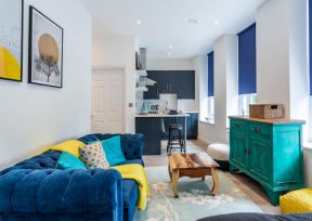  木质茶几图片大全 客厅蓝色沙发效果图  2020蓝色沙发搭配图片 蓝色沙发效果图