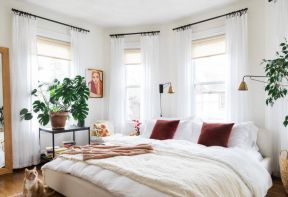 卧室弧形飘窗设计 2020白色欧式卧室家具图片