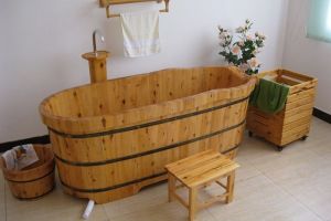 【爱巧匠装饰】木桶浴缸如何选购 木桶浴缸选购窍门
