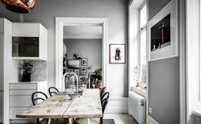 北欧简约设计风格餐厅实木餐桌图片