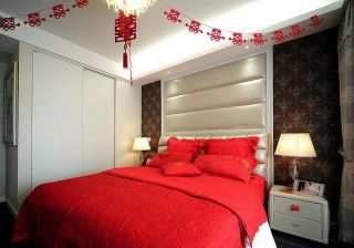 现代风格家庭婚房卧室布置效果图片