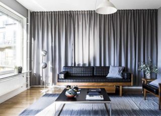 北欧简约风格客厅灰色窗帘设计图片2023