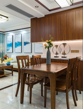 新中式风格132平米三房餐厅实木家具装饰图片