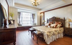 欧式古典风格230平米小别墅卧室飘窗装修实景图