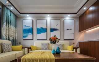 新中式风格132平米三房客厅沙发墙挂画装饰图片