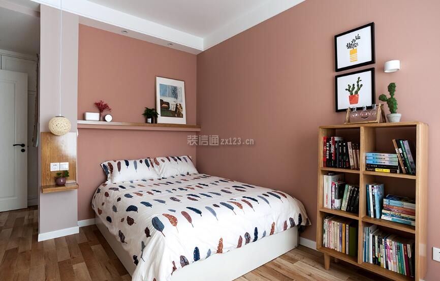 成都小户型家庭卧室床头置物架装饰效果图