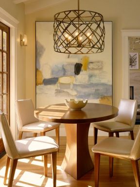 原木宜家风格餐厅实木圆桌设计图片