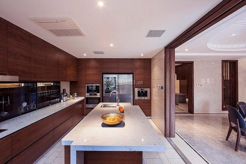 两层别墅室内超大厨房装修效果图2023