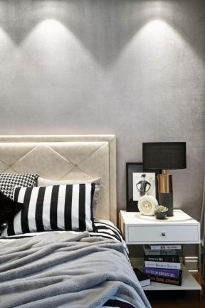 现代欧式风格三居室卧室台灯设计图片