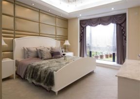 金地滟澜山135平米三居室欧式风格卧室装修效果图