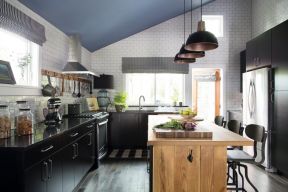 2020厨房黑色橱柜设计效果图 黑色橱柜装修效果图片 