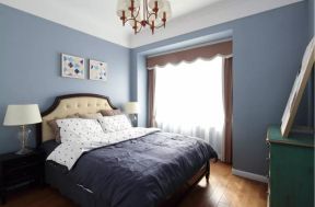 2020温馨卧室台灯图片 蓝色卧室装修效果图 