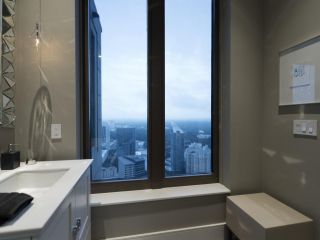 2023时尚简洁家居卫浴间窗户设计图片