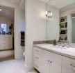 美式风格家装卫生间台盆柜设计效果图片