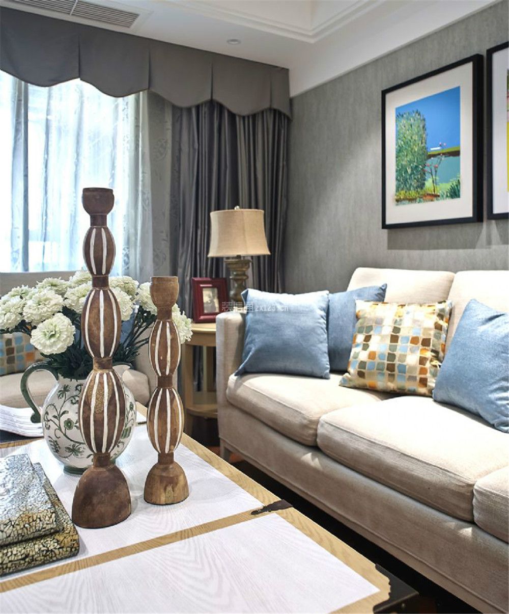 116平方美式客厅窗帘装修设计效果图