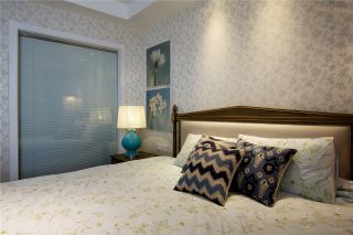美式风格卧室床头壁纸设计效果图2023
