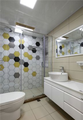 简约北欧风格107平米三居室卫生间隔断装修图片