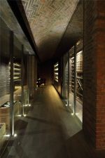 美式风格580平米高端红酒会所走廊设计图片