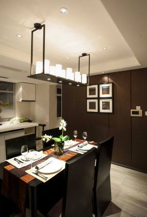 现代新中式风格125平三居餐厅餐桌设计图片