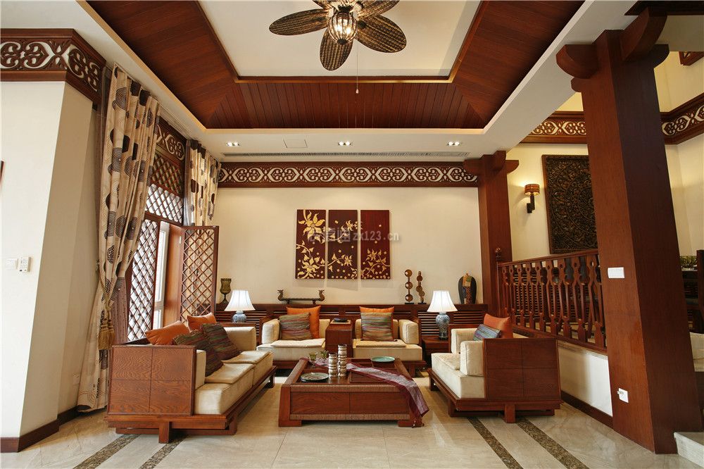 东南亚风格137平米三居客厅沙发背景墙装修图片