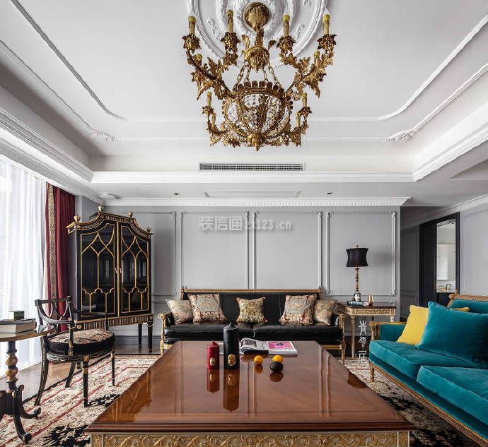 法式风格160平四居室客厅沙发墙装修效果图片