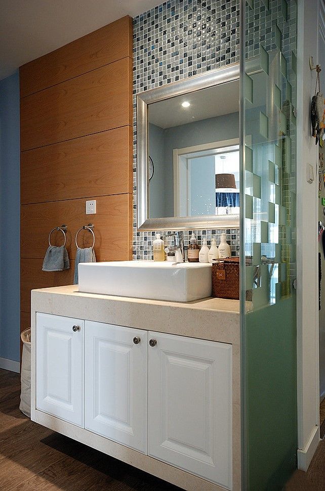 89平小户型家庭卫生间洗手台装修设计图片