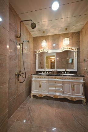 426平米法式风格卫生间浴室柜装修设计效果图