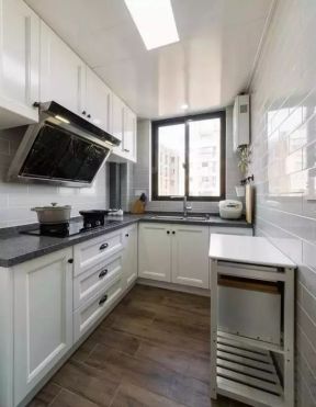 美式风格家庭厨房橱柜整体装修设计图