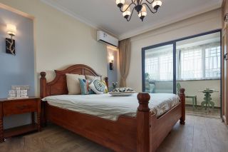 85平小户型美式卧室实木床装修图片一览