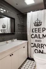 92平米现代简约风格二居卫生间浴帘隔断设计图片