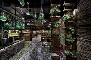 复古工业风格700平米火锅餐厅大厅设计图片
