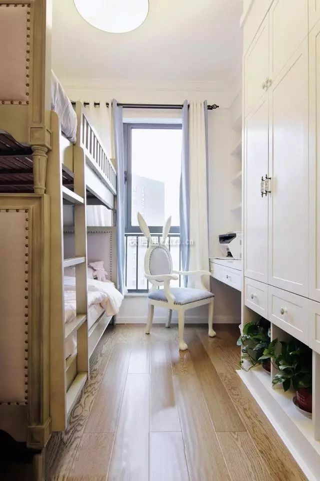 美式风格小户型儿童房高低床设计图片