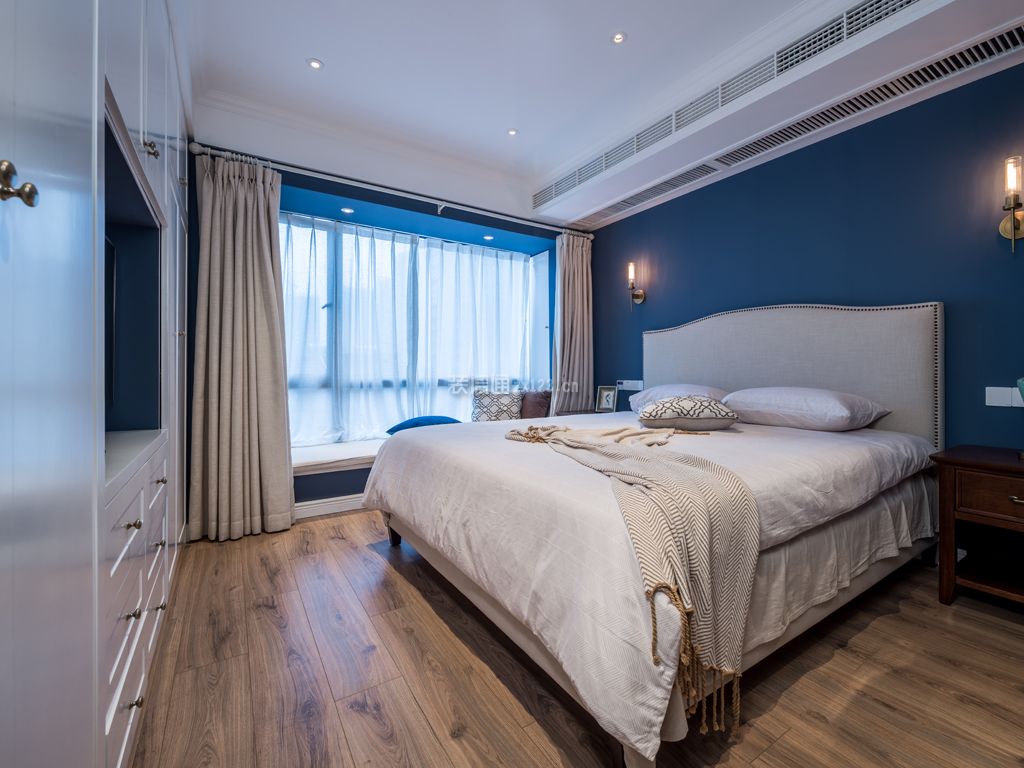 现代北欧风格90平米两居卧室窗帘搭配装修图片