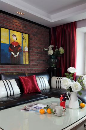 112平混搭风格客厅红色窗帘装修设计效果图