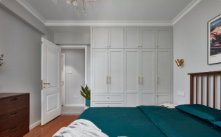 现代北欧风格84平米三室卧室衣柜设计图