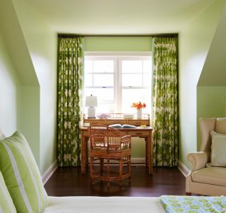 小阁楼卧室绿色家居窗帘装饰设计图片